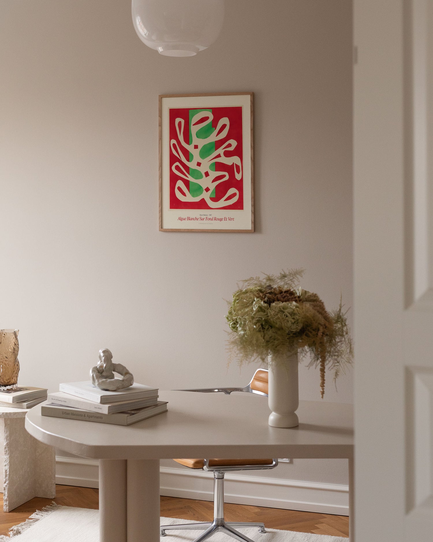 Algue Blanche Sur Fond Rouge Et Vert