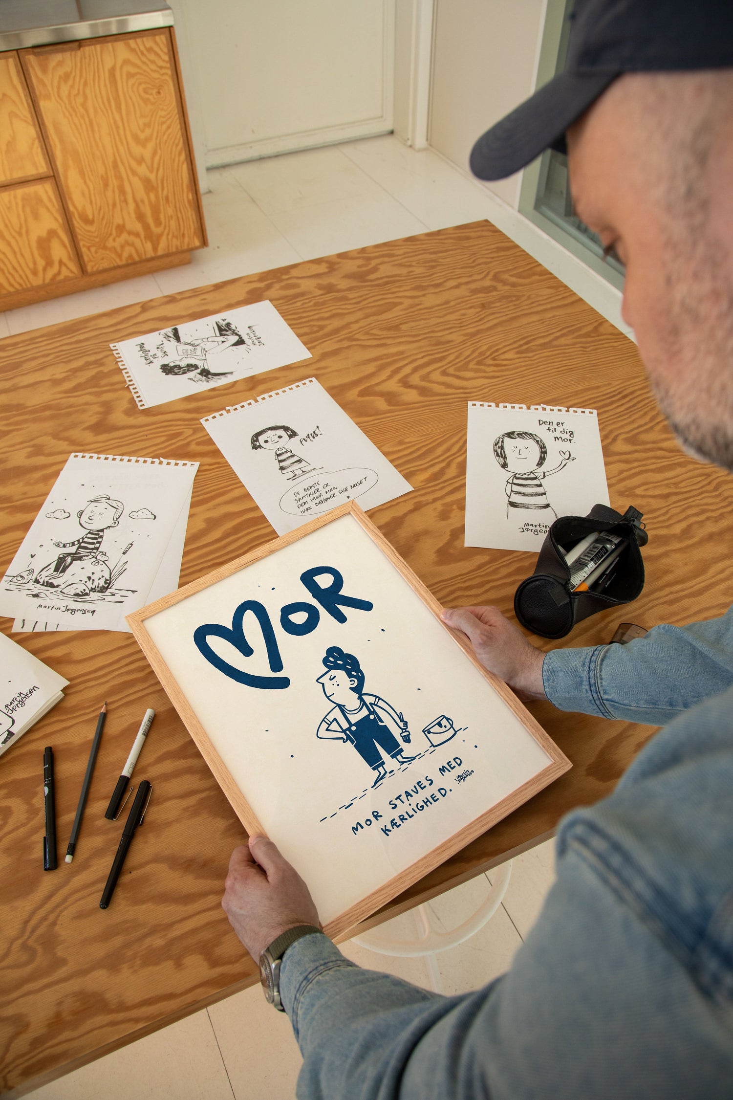 Mother sticks with love - blue