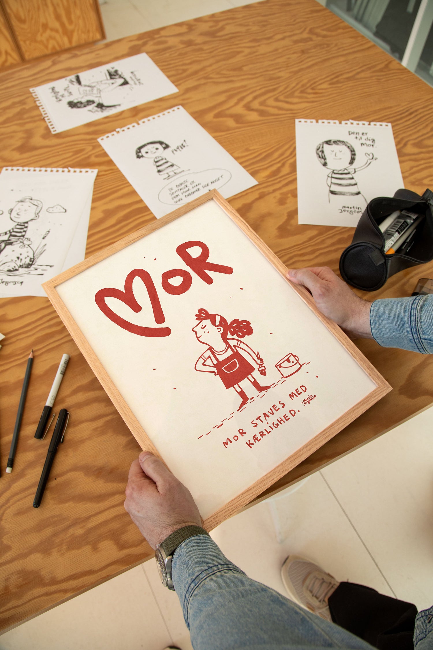 Mother staves with love - red