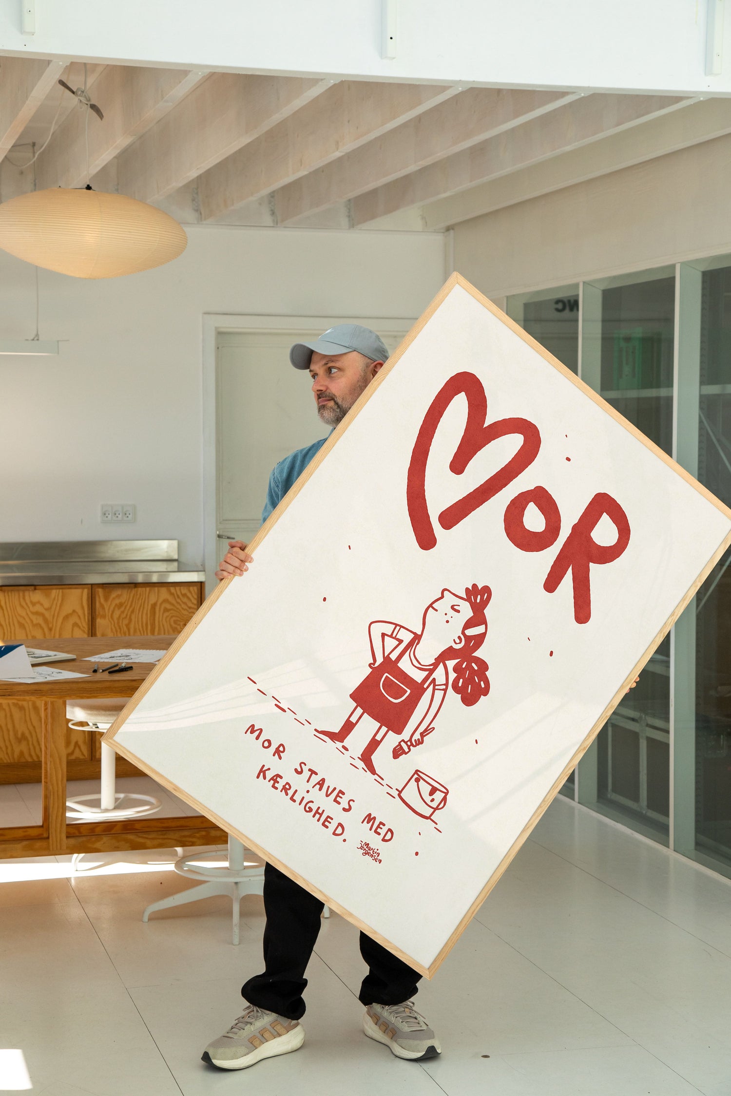 Mother staves with love - red