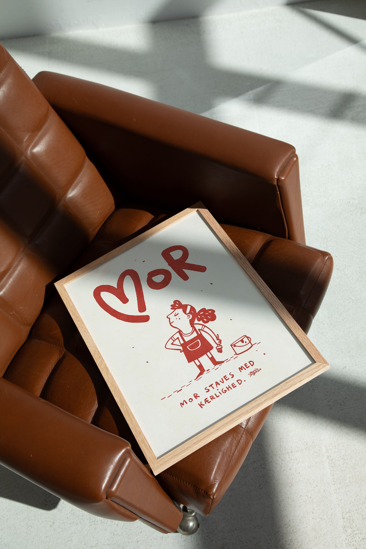 Mother staves with love - red