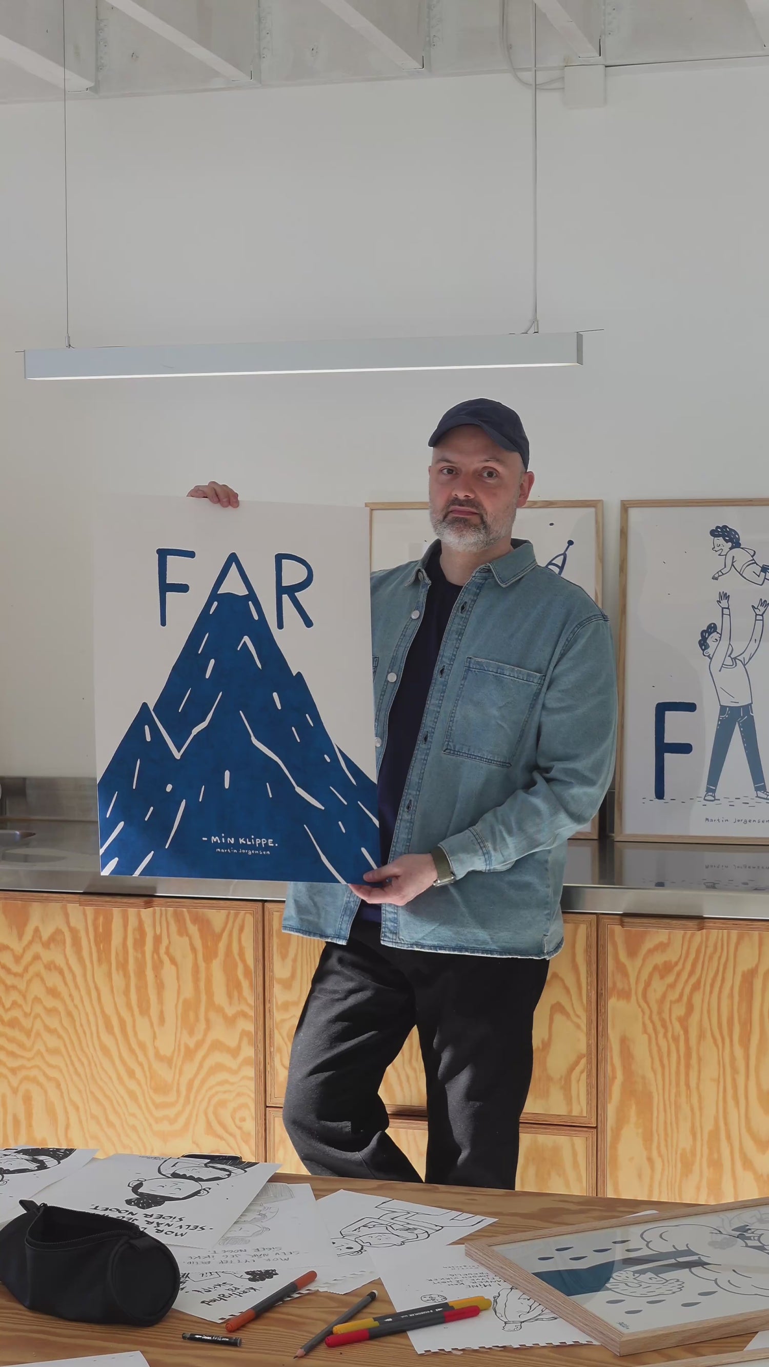 Far clip - blue