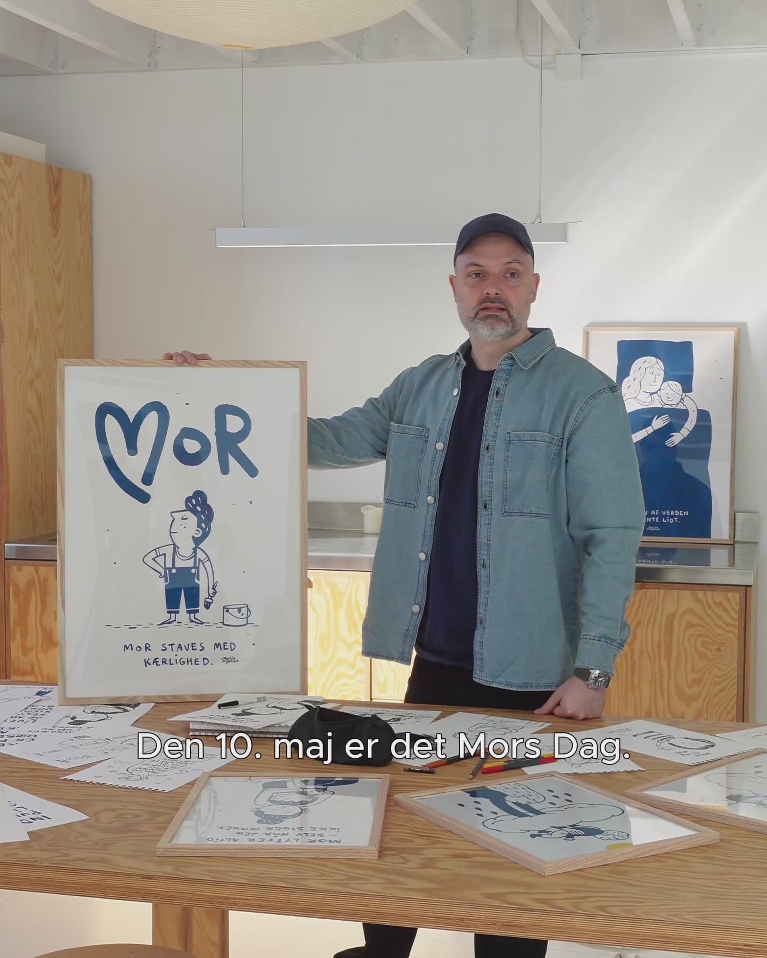 Mother sticks with love - blue